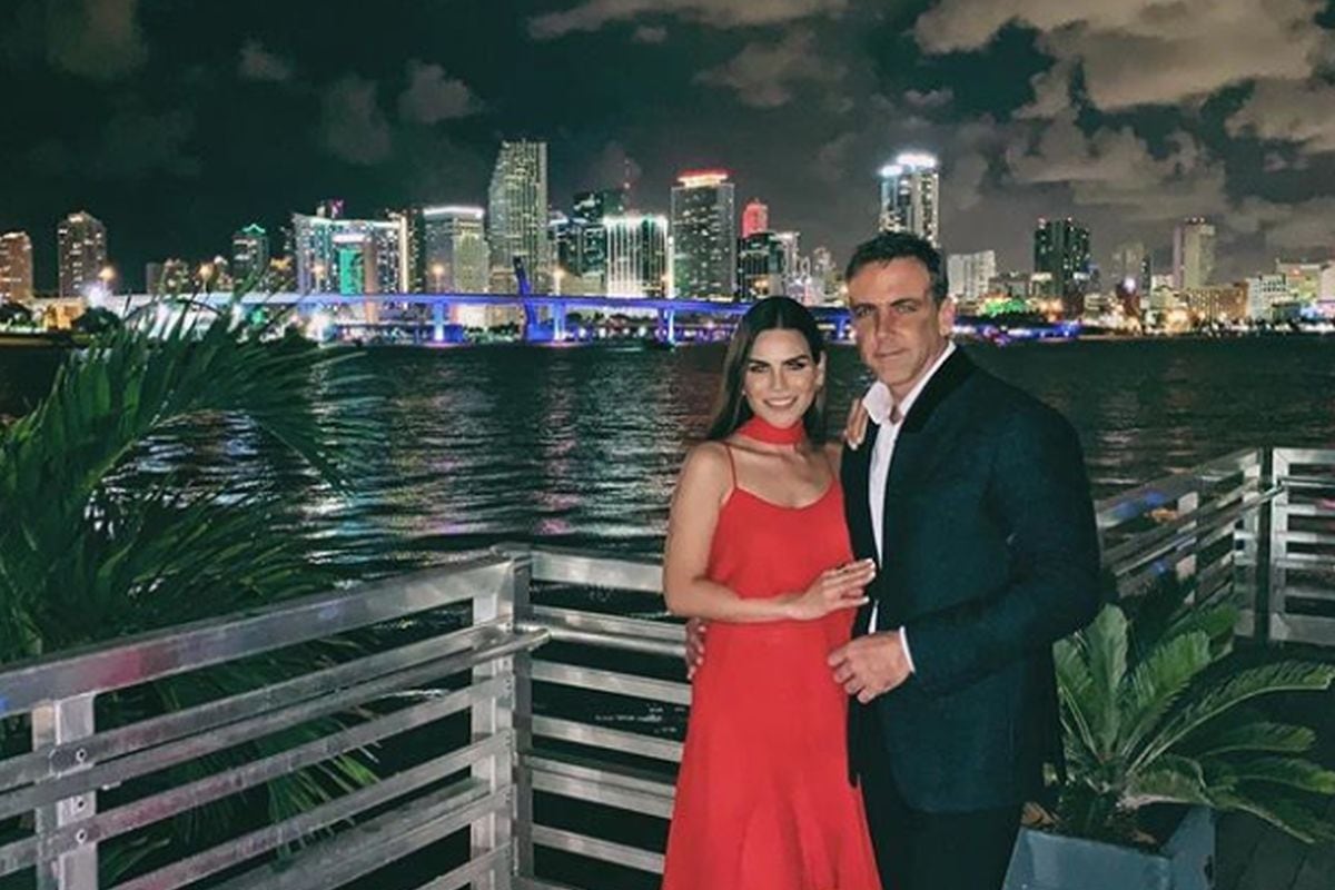 Carlos Ponce y Karina Banda ha ido de viaje a diferentes países ara disfrutar su amor (Foto: Intagram)