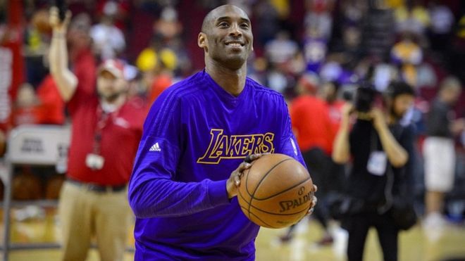 Kobe Bryant fue cinco veces campeón de la NBA con el único equipo en el que militó, los Lakers de Los Ángeles. (Reuters).